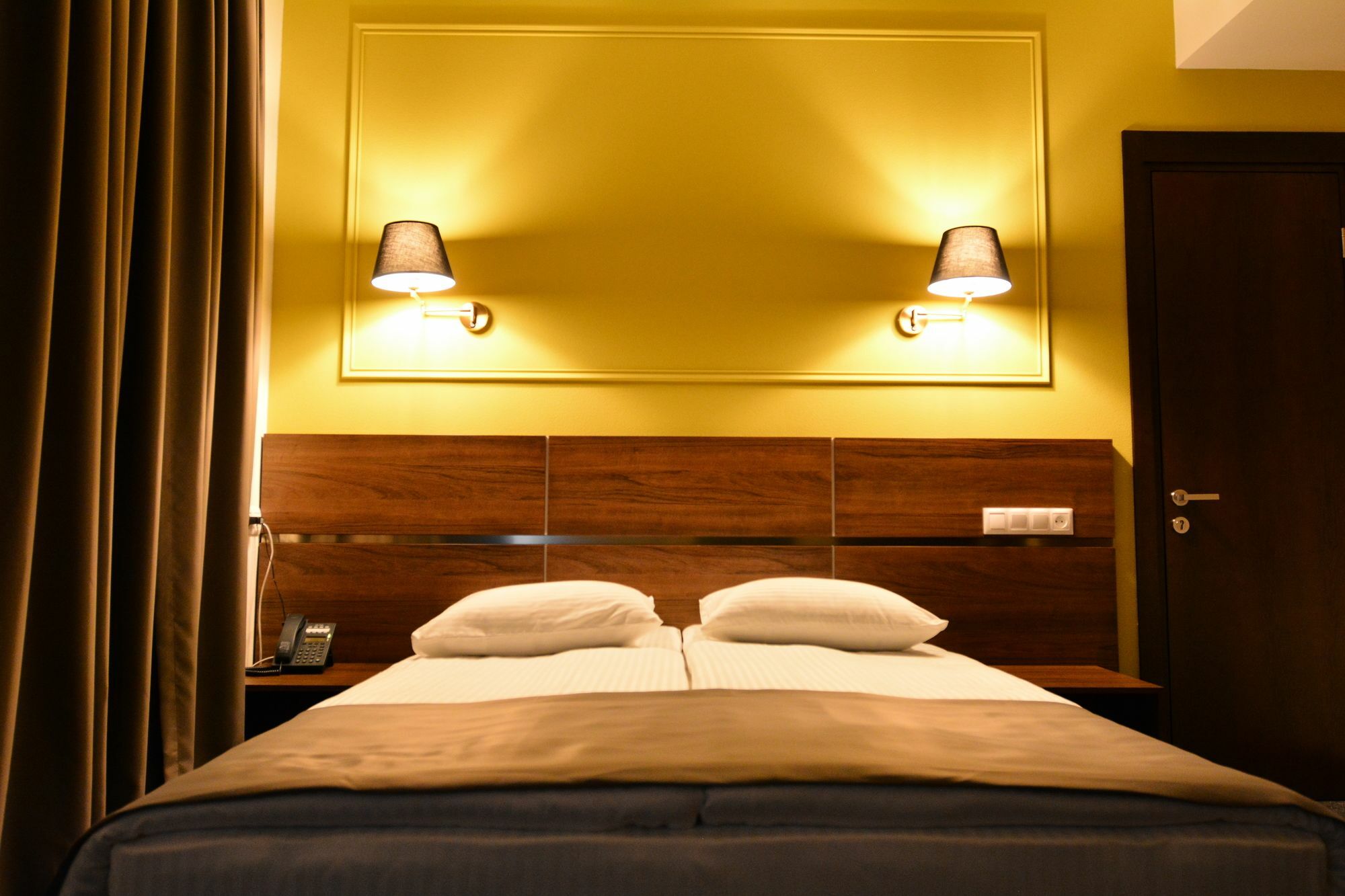 Garnet Hotel 4*